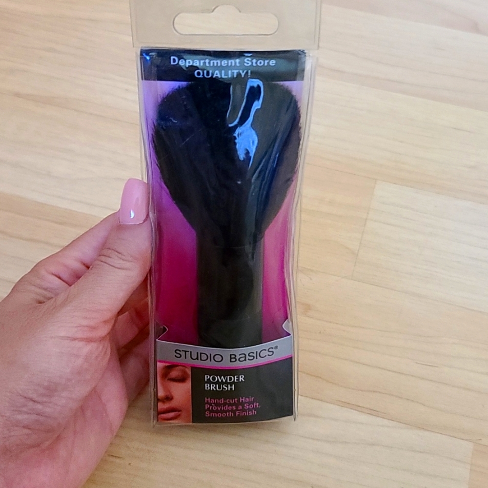 Studio Basics Powder Brush